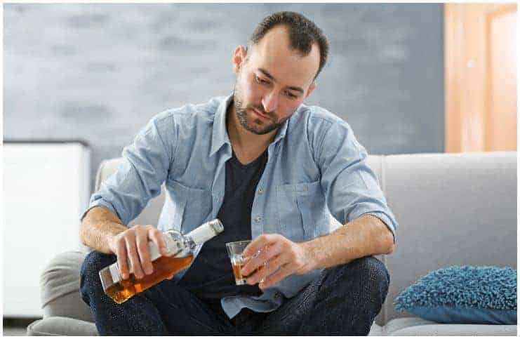 Clindamycin And Alcohol Consumption + Side Effects
