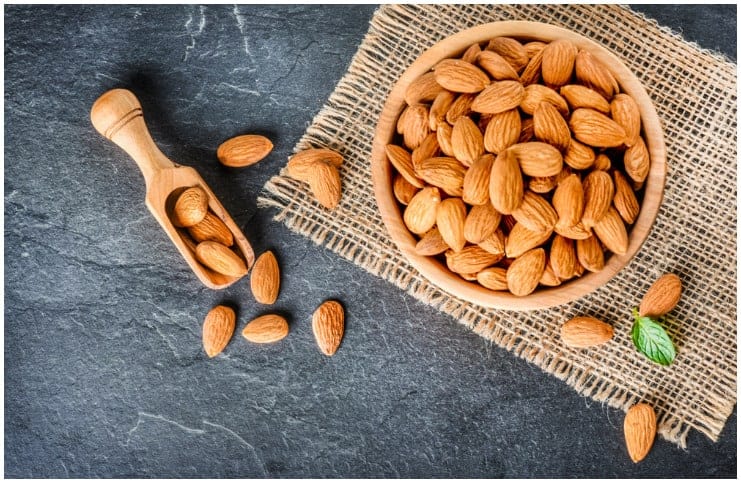 Peanuts vs Almonds - Which Is More Nutritious a