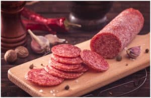 Salami vs Pepperoni – Differences & Health Dangers a