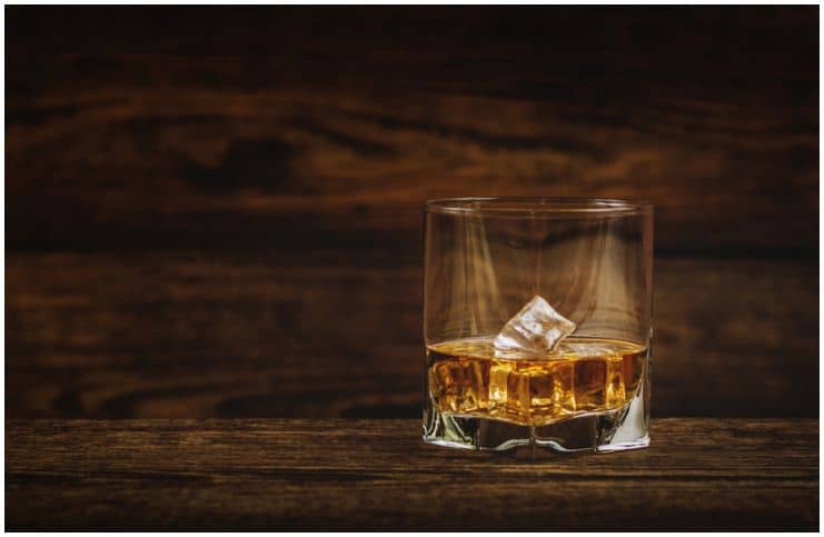 Lagavulin vs Laphroaig – Comparison of Islay Whiskies