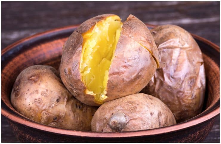 Oven Unpeeled Baked Potato With Vegan Salad Recipe