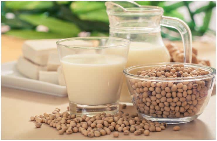 Soy Milk Side Effects and Benefits for Skin & Hair
