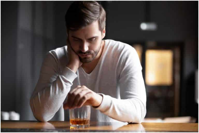 4 Signs of a Functioning Alcoholic